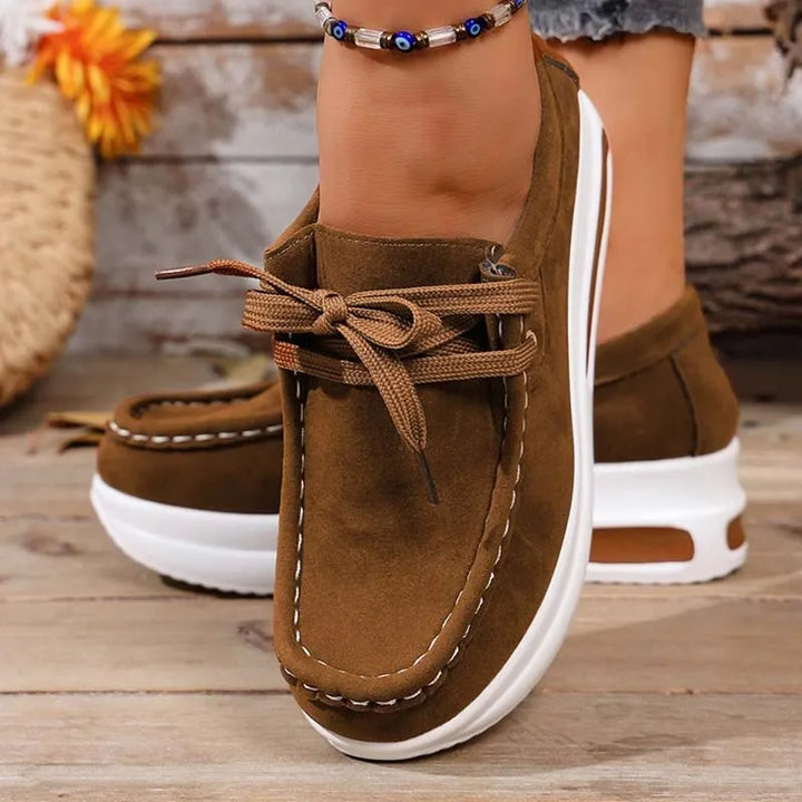 Eirwen - Cushioned Platform Lace Up Sneakers