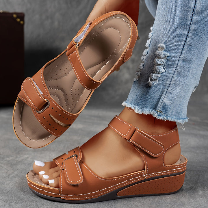 Quinnie - Supportive Sandals