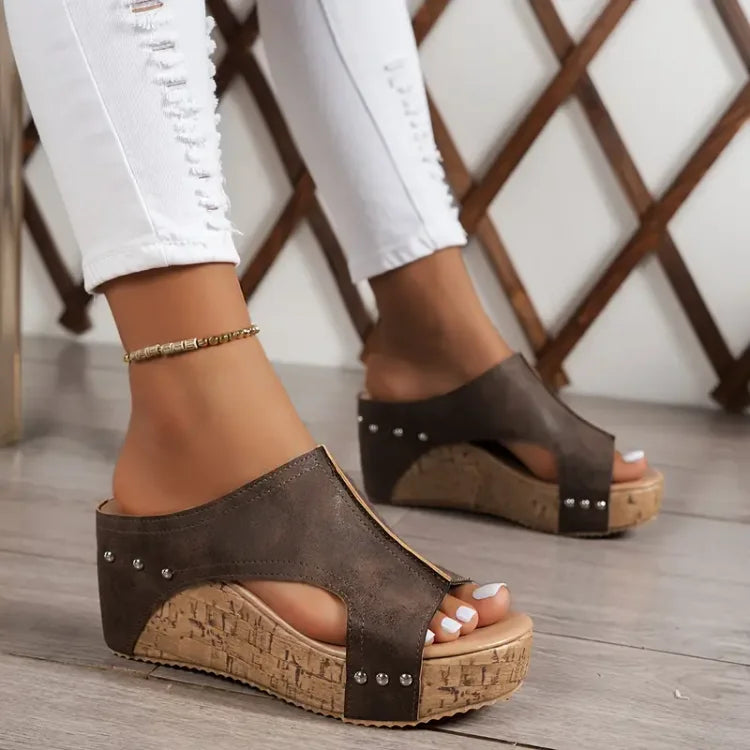 Oshae - Supportive Sandals