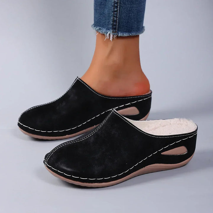 Arisca - Plush Slip-On Slippers
