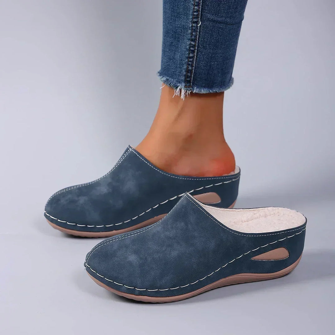 Arisca - Plush Slip-On Slippers