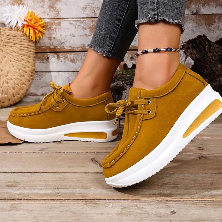 Eirwen - Cushioned Platform Lace Up Sneakers
