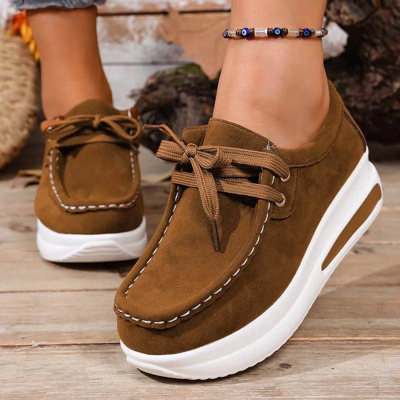 Eirwen - Cushioned Platform Lace Up Sneakers