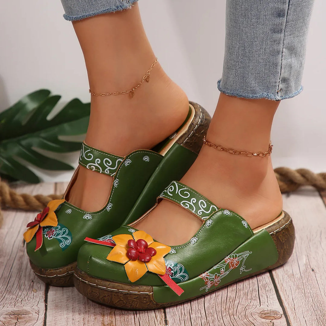 Kendra - Cushioned Clogs