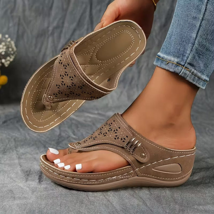 Ysola - Soft-Touch Wedge Sandals